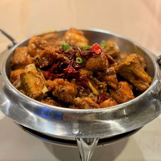 Spare Ribs & Chicken Pot 香锅排骨鸡